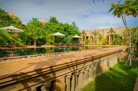 Model Temple Resort & Spa