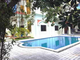 Moonlight Inn Boutique