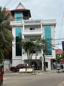 Nicos Hotel And Sky Bar