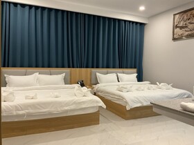 Nicos Hotel And Sky Bar