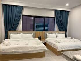 Nicos Hotel And Sky Bar