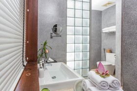Nita by Vo Luxury Hotel