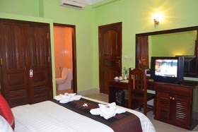 Parklane Hotel