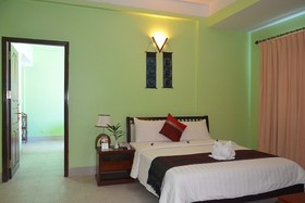 Parklane Hotel