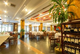 Royal Empire Hotel