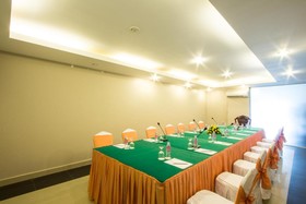 Royal Empire Hotel