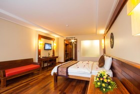 Royal Empire Hotel