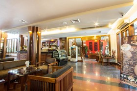 Royal Empire Hotel