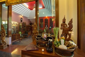 Royal Empire Hotel