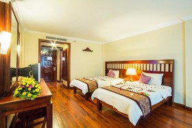 Royal Empire Hotel