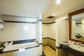 Royal Empire Hotel