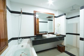 Royal Empire Hotel
