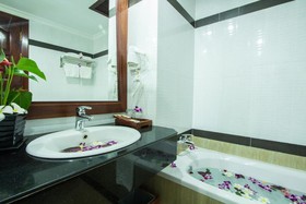 Royal Empire Hotel