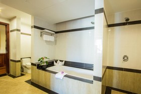 Royal Empire Hotel