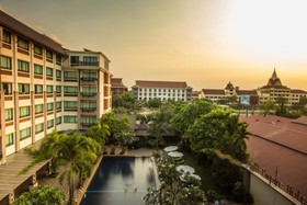 Royal Empire Hotel