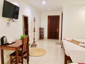 The Golden Gecko Villa