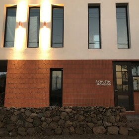 Acoustic Mansion