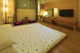 Amber Hotel Central