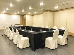 Amber Hotel Central