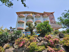 Baengnokdam Pension
