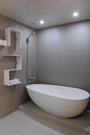 Black Sands Hotel