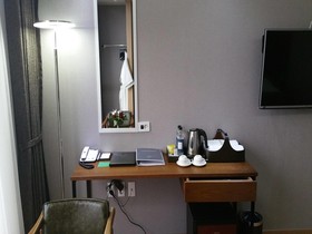 Black Sands Hotel