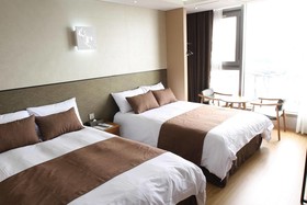 Black Sands Hotel