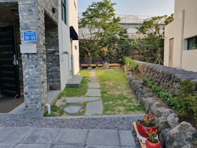 Bombom Guesthouse