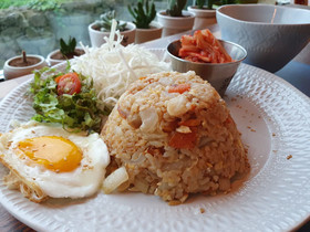 Bombom Guesthouse