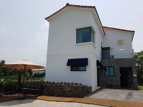 Bombom Guesthouse
