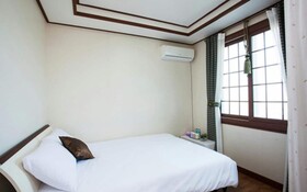 Casa Linda Guesthouse