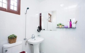 Casa Linda Guesthouse