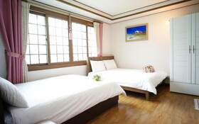 Casa Linda Guesthouse
