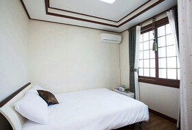 Casa Linda Guesthouse