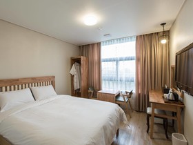 Elin Hotel