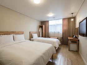 Elin Hotel