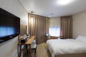 Elin Hotel