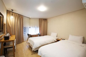 Elin Hotel
