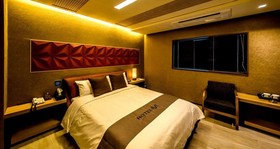Hotel M