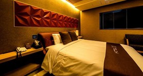 Hotel M