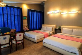 Hotel White House