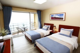 Mega Resort
