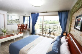 Mega Resort
