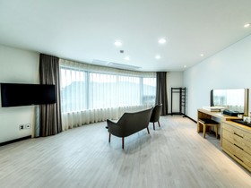 Nine Boutique Hotel