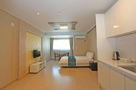R & T Hotel