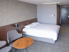 With City Hotel