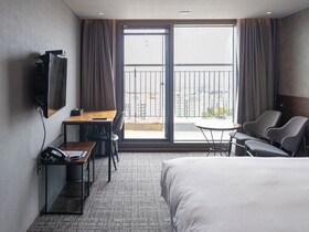 With City Hotel