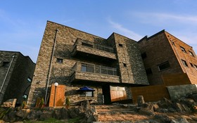 Woljeong Hill Pension
