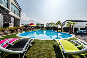 Pool & Villa Sorang