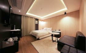 Ansan Queens Hotel